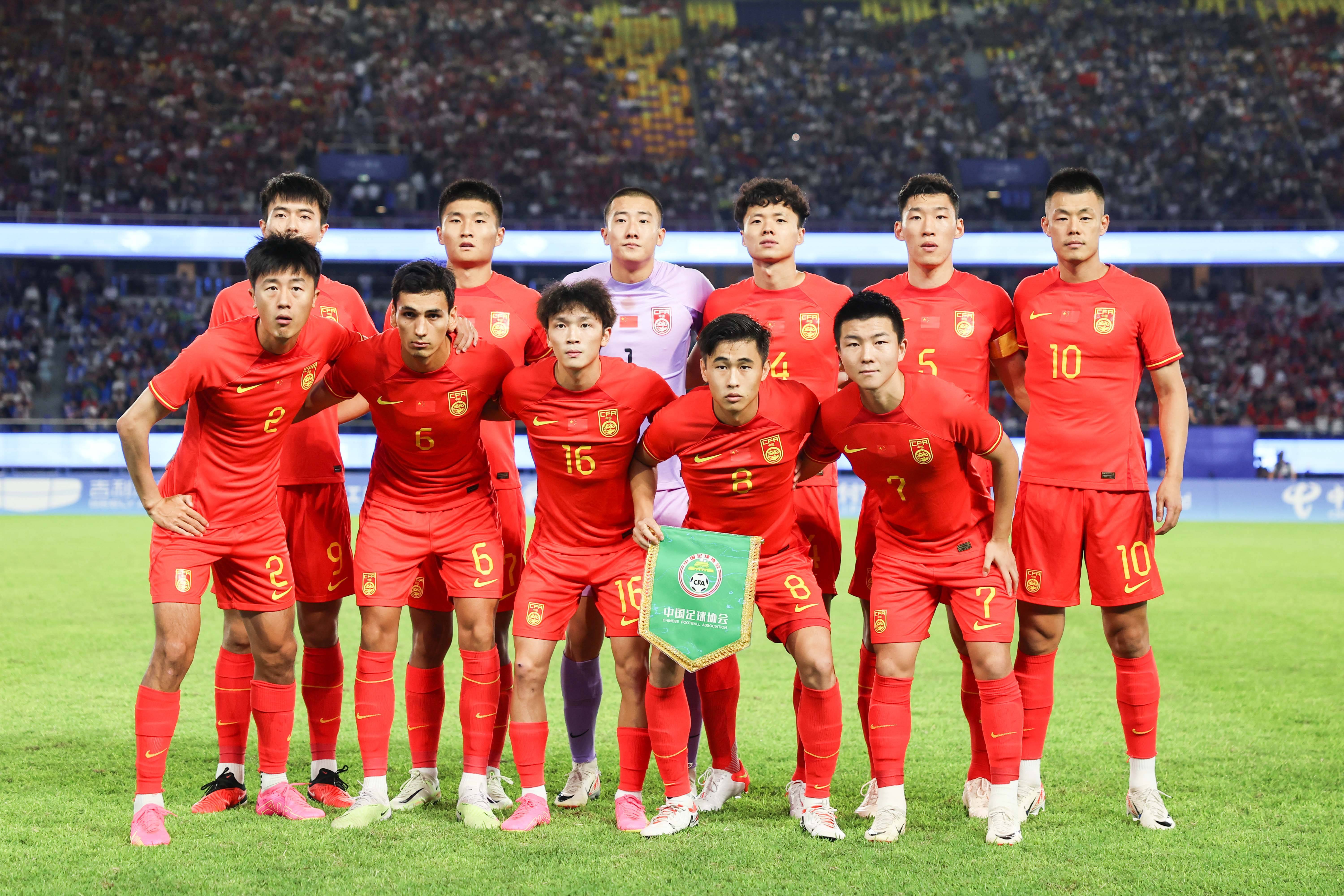 中国足球联赛中球队们的最新动态消息